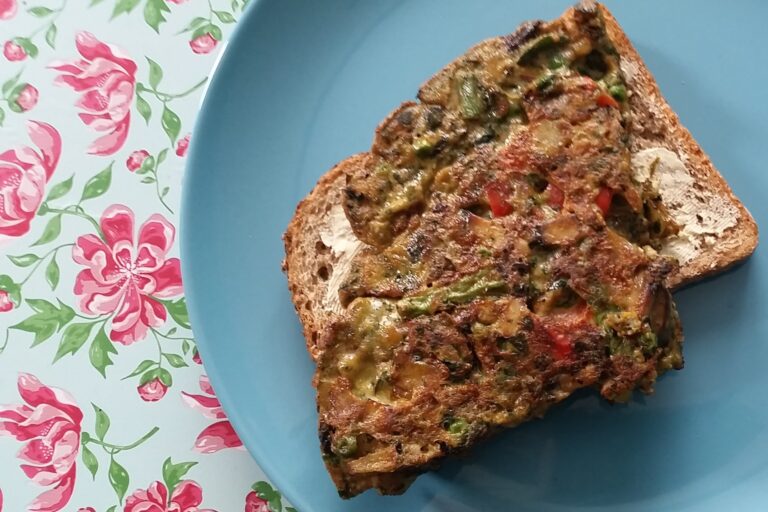 Recept: Boerenomelet met zelfgemaakte kruidenmix
