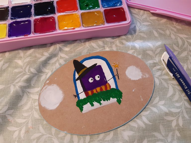 Minibieb Harry Potter boek, geschilderd met gouache verf