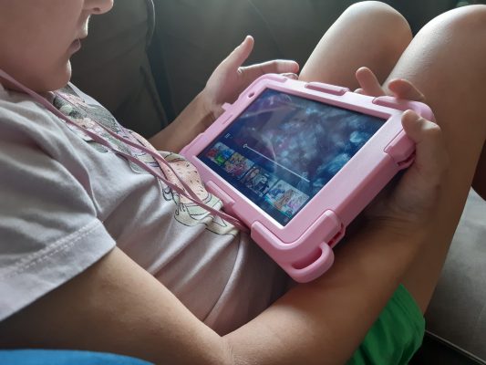 mijn dochter van 8 jaar met haar DEPLAY kindertablet