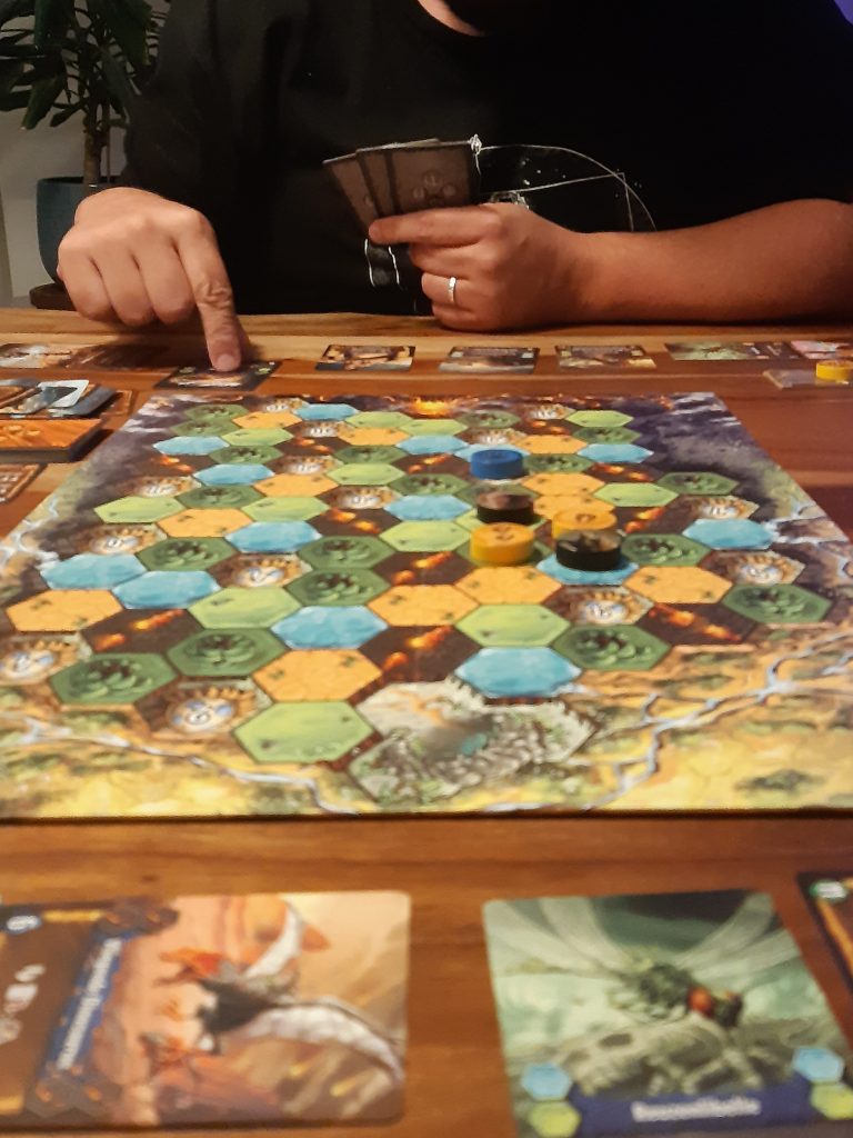 Hier spelen we Komeet bij ons aan tafel voor deze review