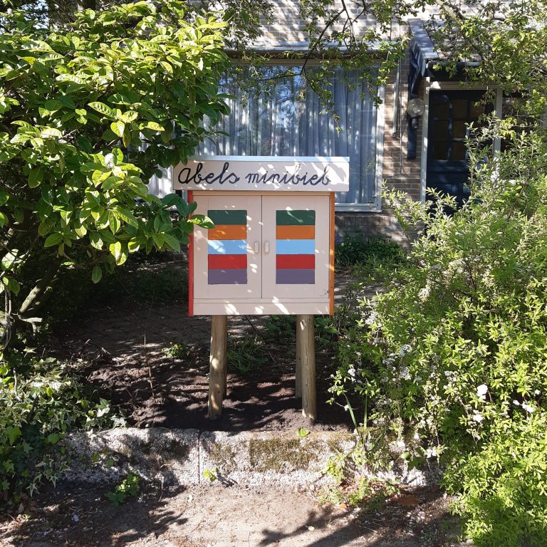 Abels minibieb aan de Enkstein in Ede
