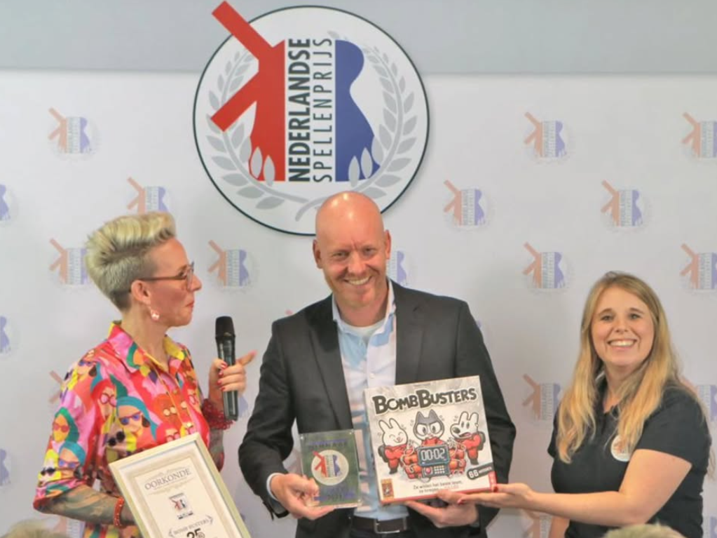 Winnaar Beste Familiespel 2025: Bomb Busters tijdens de prijsuitreiking van de Nederlandse Spellenprijs