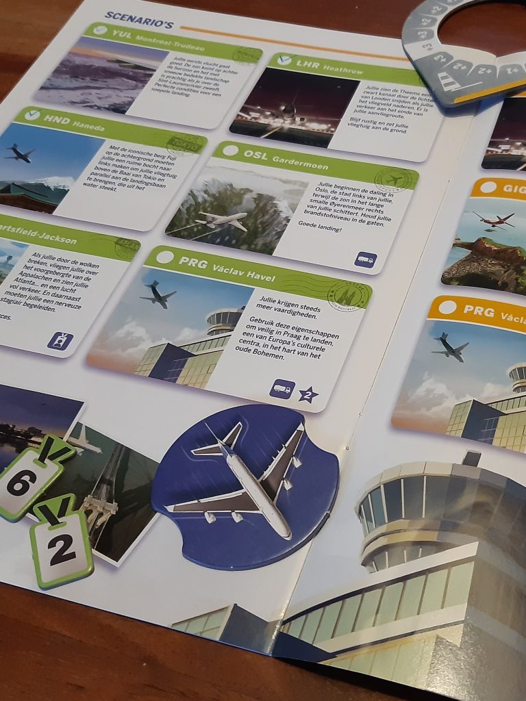 Het boek met de verschillende levels en scenario's die je speelt bij Sky Team