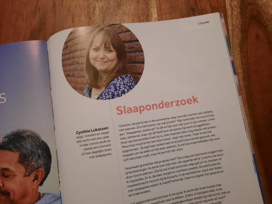 column over slaaponderzoek bij slaapapneu in het magazine van Apneuvereniging Nederland