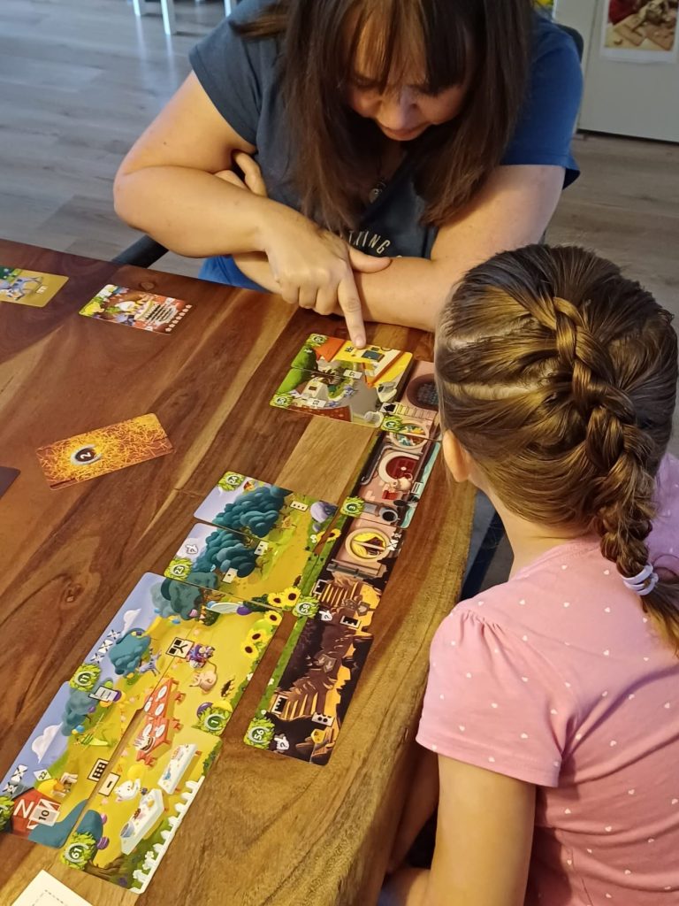 Mijn dochter en ik spelen escape room spel Unlock Kids - Avonturen van Detectives