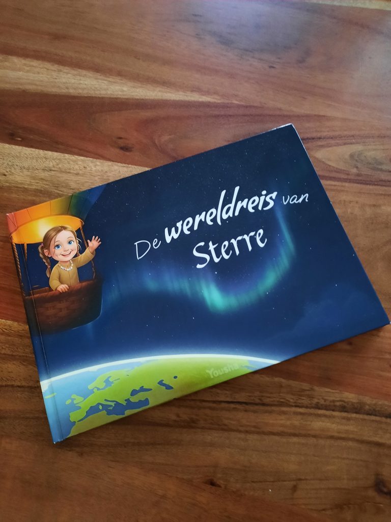 gepersonaliseerd kinderboek van Yousha met de titel de Wereldreis van Sterre