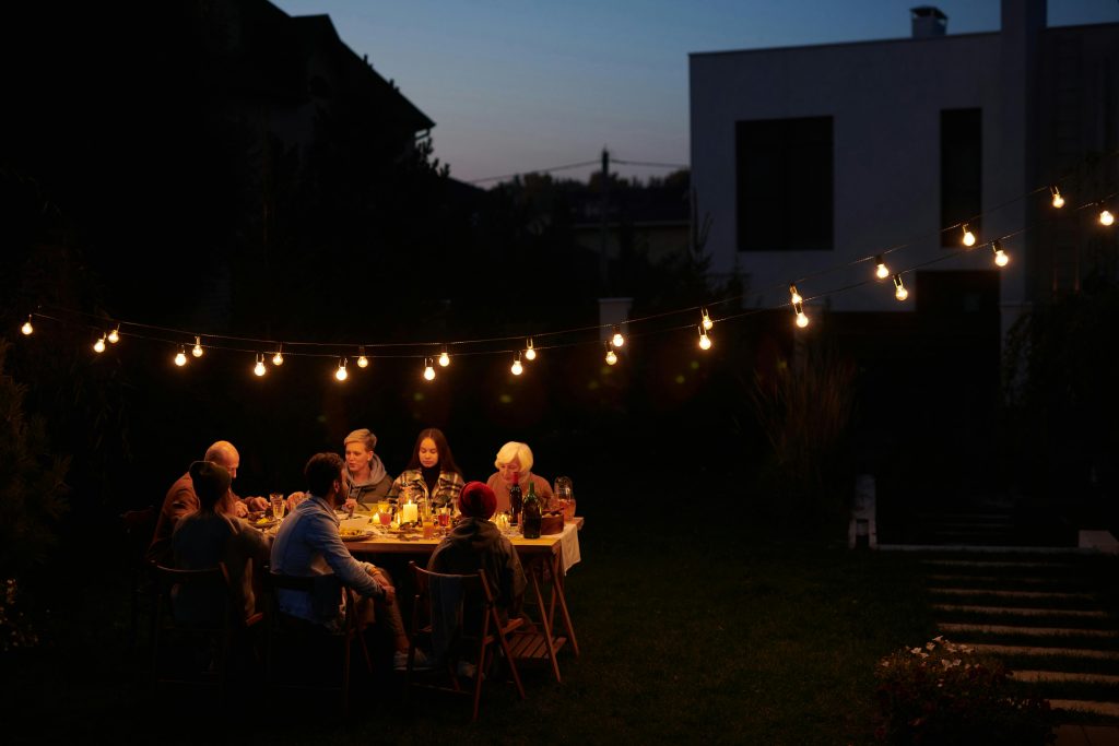 Zo maak je je tuin gezellig met de juiste accessoires