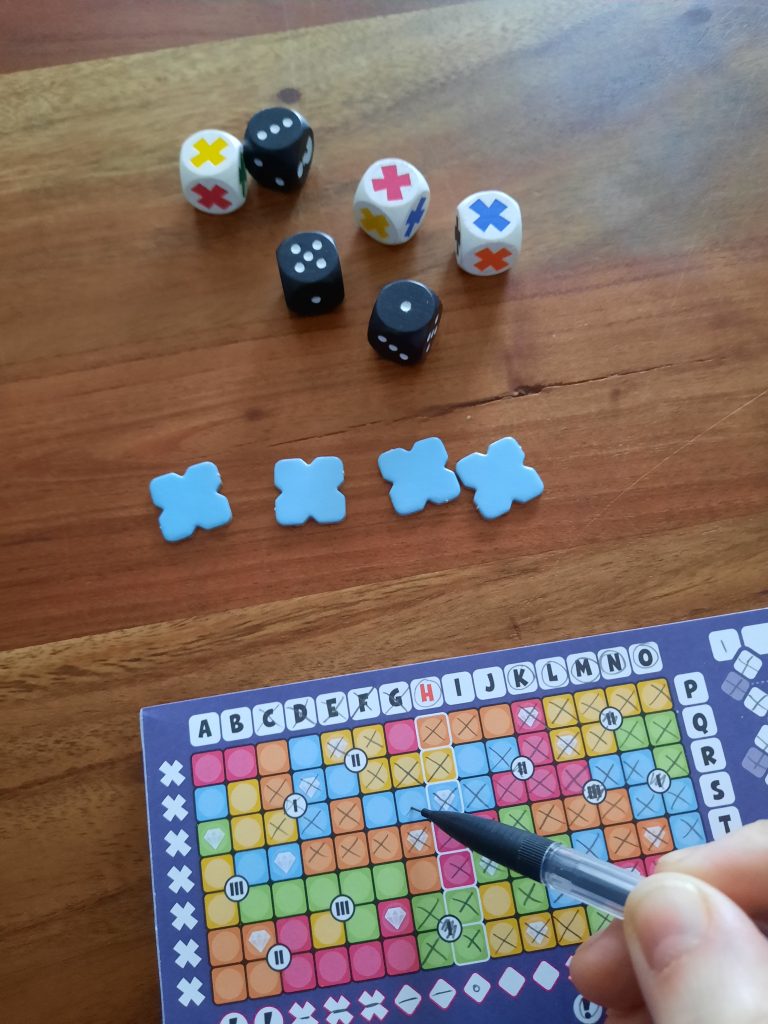dobbelstenen en scorevel van keer op keer 3 van 999 games