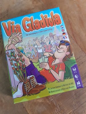 Spellendoos van van Via Gladiola kaartspel - nieuw spel over de Nijmeegse Vierdaagse