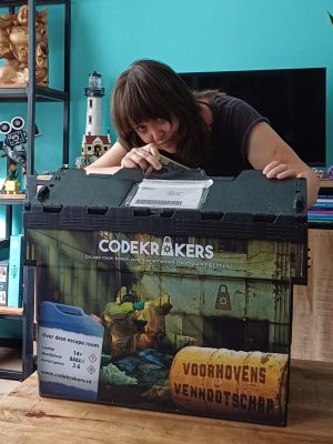 De box van Voorhovens Genootschap, die ik gehuurd heb bij Codekrakers